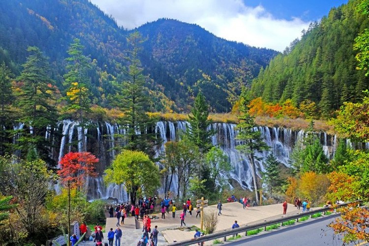 Tour Hà Nội - Trung Quốc: Thành Đô - Cửu Trại Câu - Đô Giang Yển
