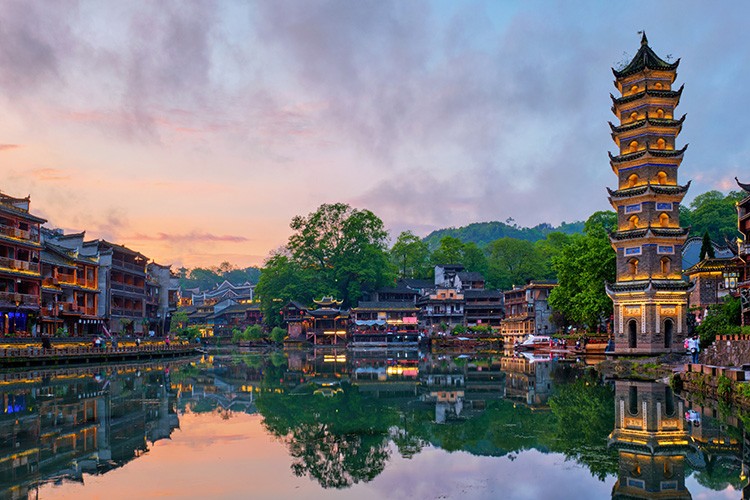 Tour Trung Quốc 5 ngày: Phượng Hoàng Cổ Trấn - Trương Gia Giới
