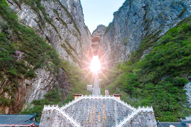 Tour Trung Quốc 5 ngày: Phượng Hoàng Cổ Trấn - Trương Gia Giới