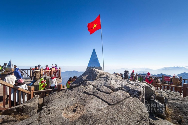 Tour Tây Bắc: Sapa - Lai Châu - Điện Biên - Mộc Châu - Mai Châu 