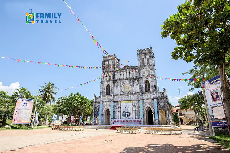 Tour Phú Yên: Nhà Thờ Mằng Lăng - Gành Đá Dĩa - Đầm Ô Loan - Bãi Xép Nửa Ngày