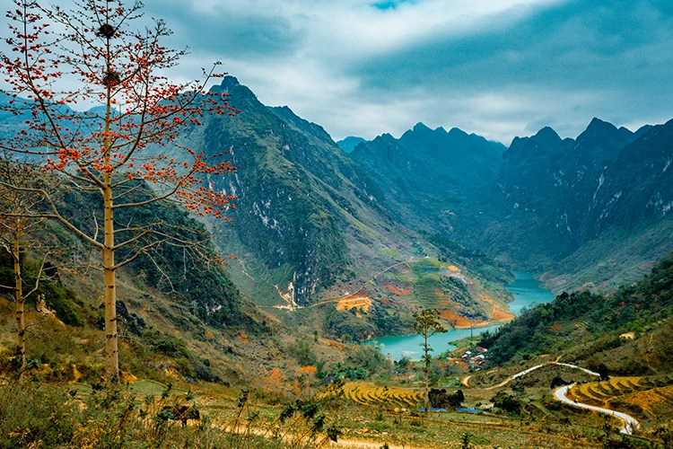 Tour Hà Giang 2 Ngày  3 Đêm| Cột Cờ Lũng Cú - Sông Nho Quế