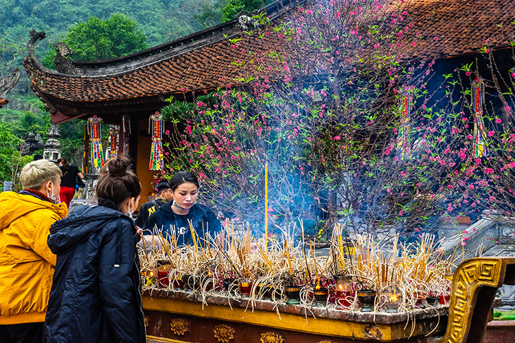 Tour Tham Quan Chùa Hương - Động Hương Tích 1 Ngày